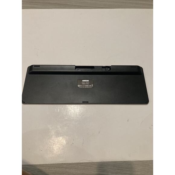Arteck HW197 Wireless Keyboard 2.4G Built-In Touchpad Mouse *missing dongle - Picture 8 of 9
